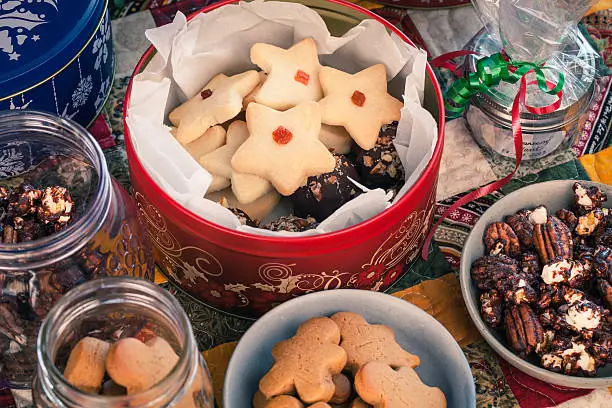 christmas cookie tins bulk